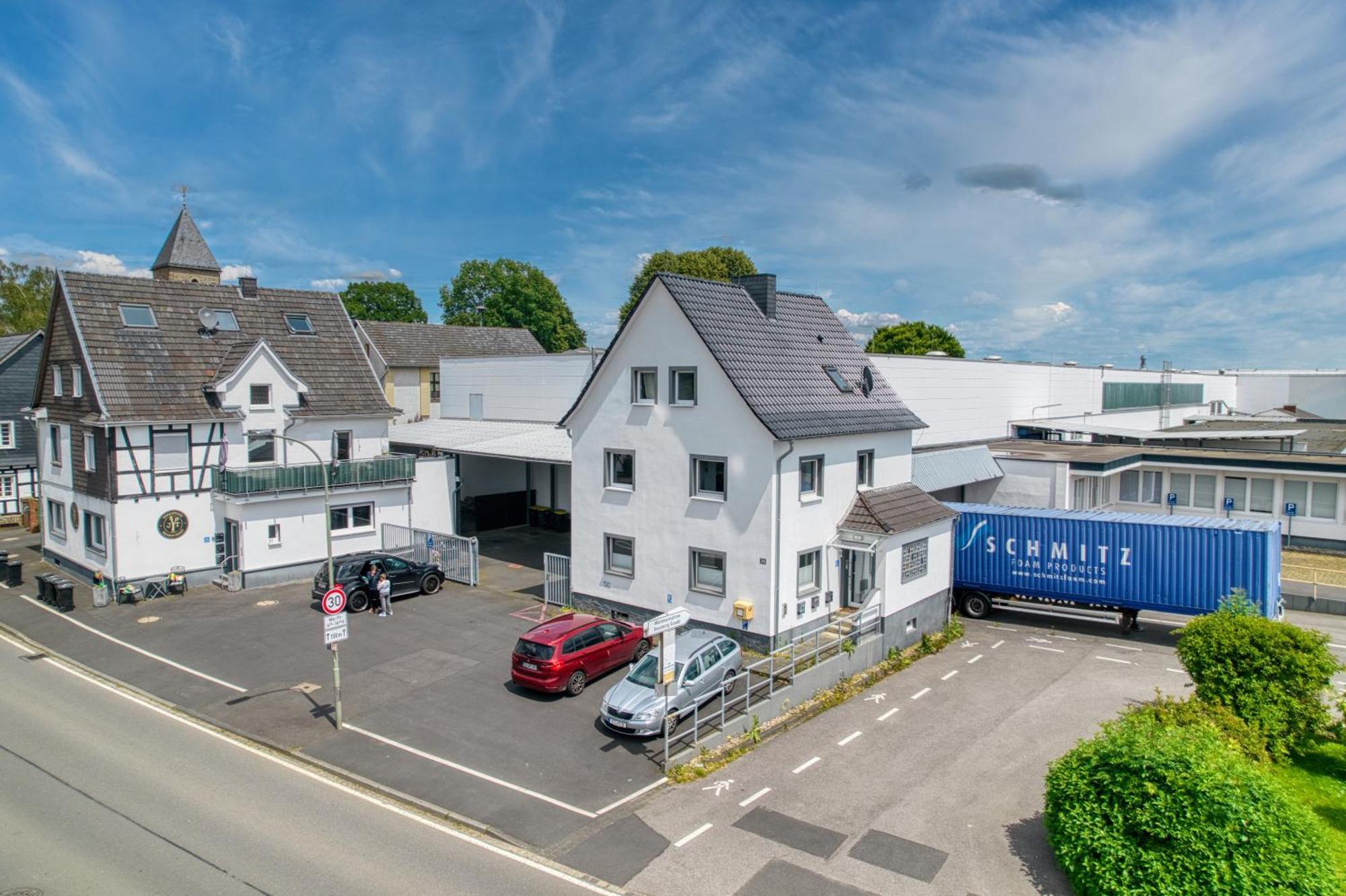 Stillvolle Bei Koeln / Bonn Flughafen Apartment